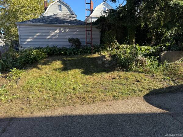 8544 53rd AVE, Elmhurst, NY 11373