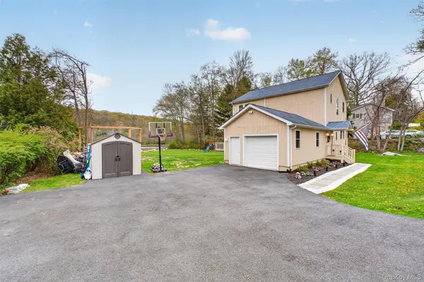 21 Kent Lake AVE, Carmel, NY 10512