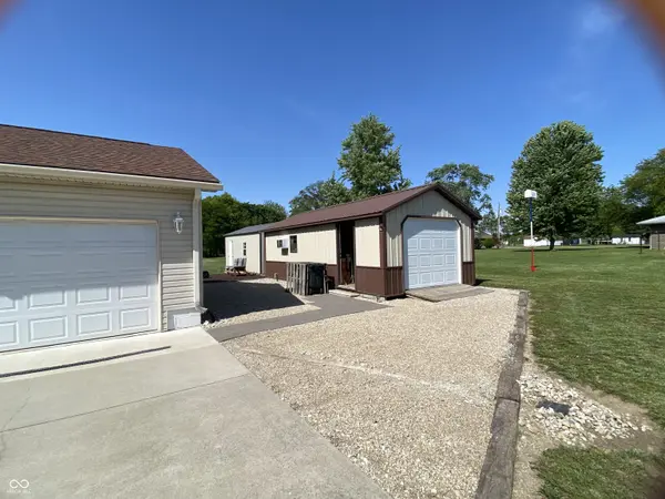 1416 E Whitcomb AVE, Clinton, IN 47842