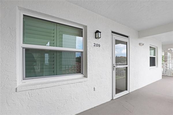 6505 STONE RIVER RD #209, Bradenton, FL 34203
