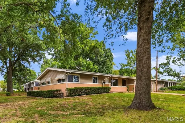 2287 Gadbury DR, Hazelwood, MO 63136