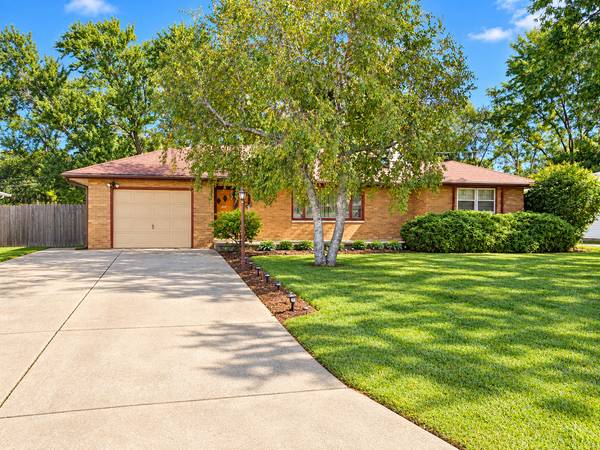 1004 Magnolia DR, Joliet, IL 60435