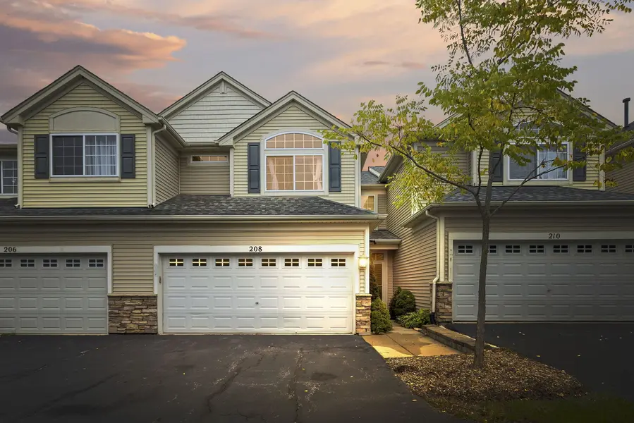 208 Timber Trails BLVD, Gilberts, IL 60136