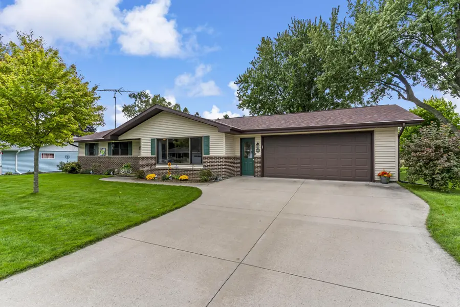 1103 NORTH AVE, Lomira, WI 53048