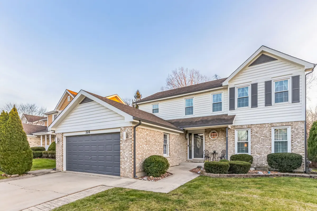 324 Chesapeake LN, Bloomingdale, IL 60108