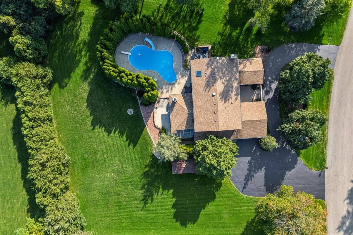 505 Rue Royale, Deer Park, IL 60010