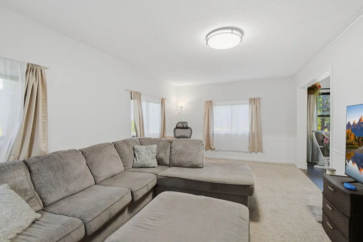 717 Forest ST, Kenyon, MN 55946