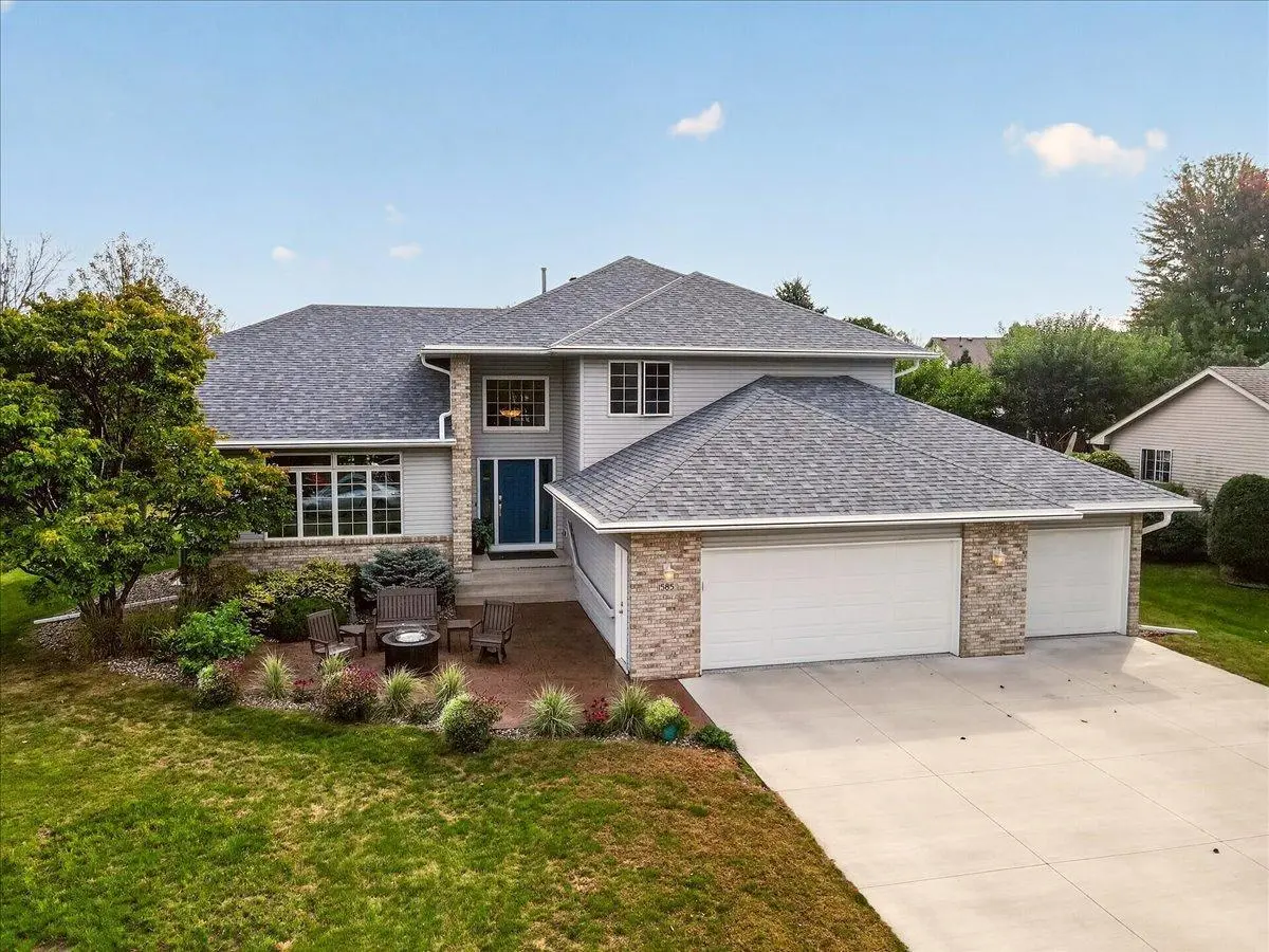 1585 Monarch ST, Shakopee, MN 55379