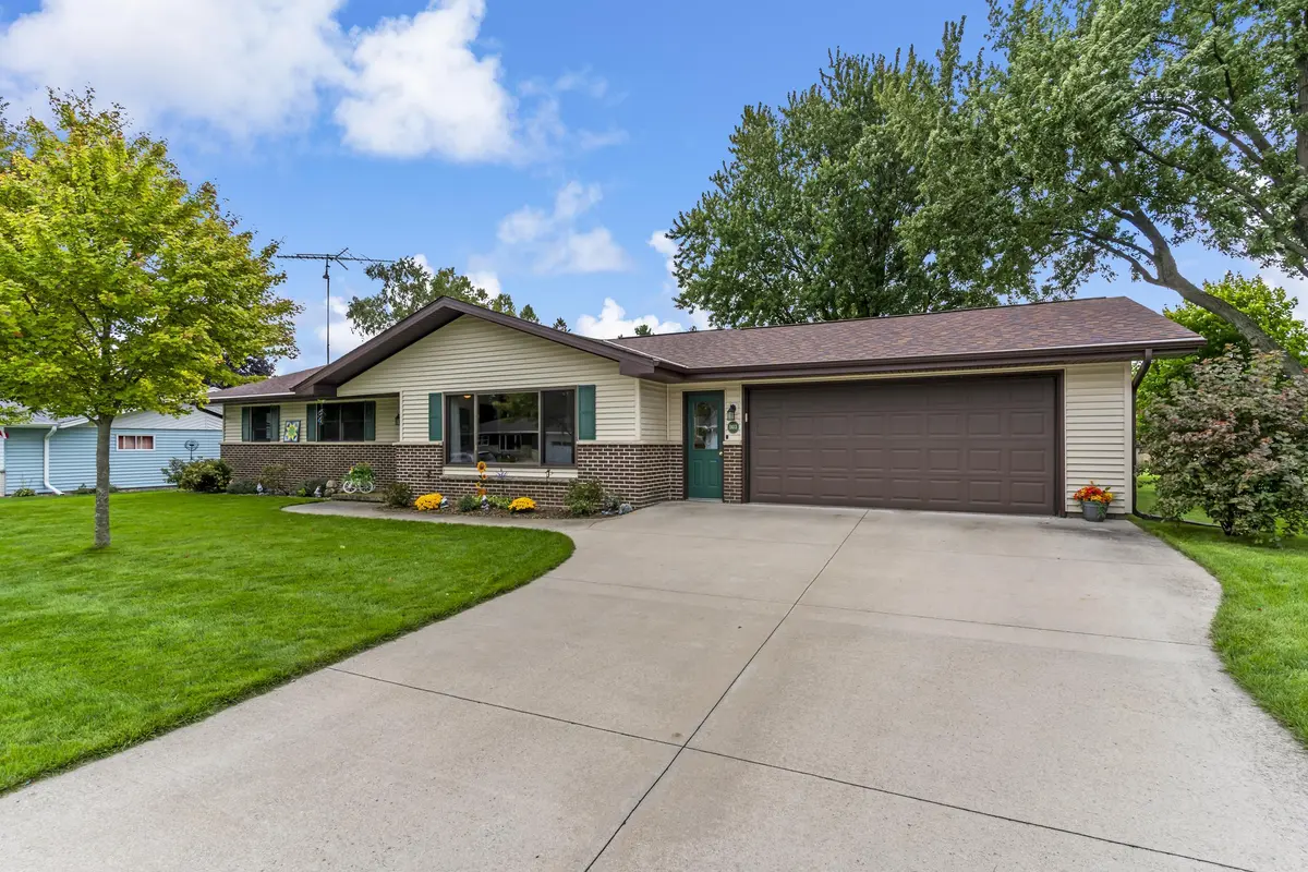 1103 NORTH AVE, Lomira, WI 53048