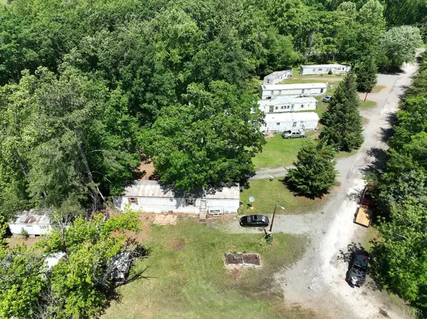 112 Ramsey RD, Gretna, VA 24557