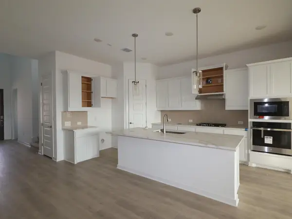 804 Corvallis DR, Leander, TX 78641