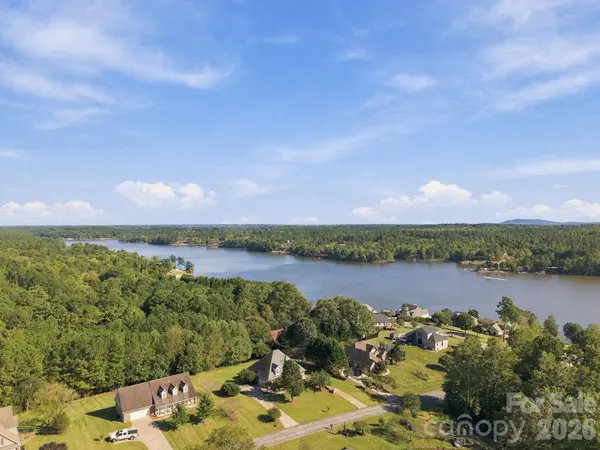 5518 Land Harbour DR, Granite Falls, NC 28630