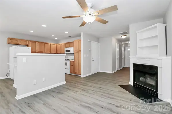 11164 Saintsbury PL, Charlotte, NC 28270