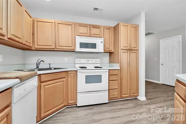 11164 Saintsbury PL, Charlotte, NC 28270
