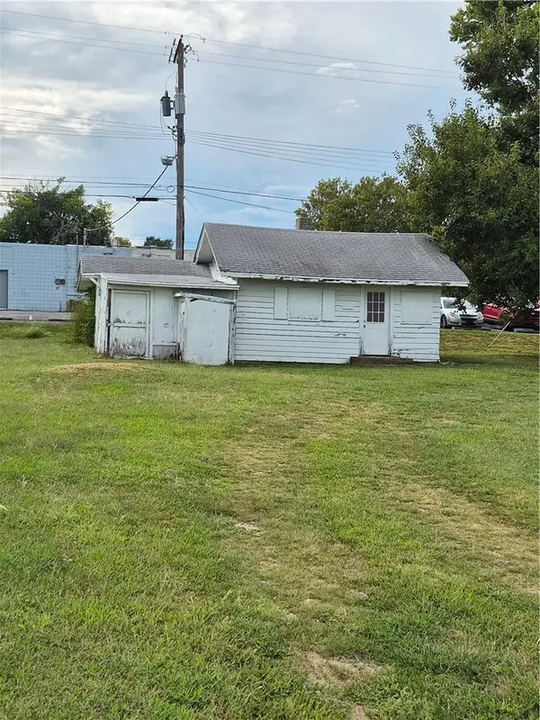 7810 Floyd ST, Overland Park, KS 66204