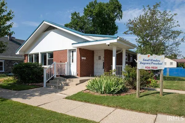 1223 N Center ST, Plymouth, IN 46563