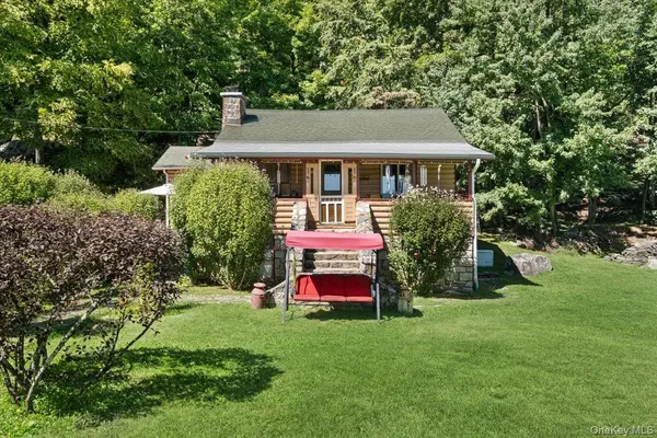 149 Tanglewylde RD, Lake Peekskill, NY 10537