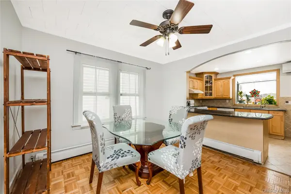 164-36 76th AVE, Fresh Meadows, NY 11366
