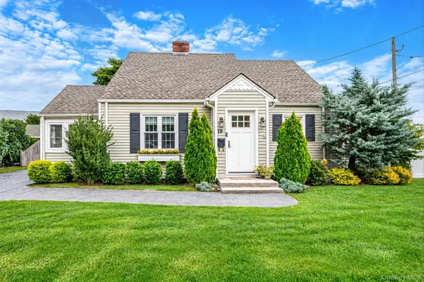 19 Cherry AVE, West Sayville, NY 11796