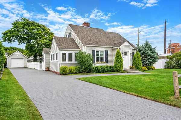 19 Cherry AVE, West Sayville, NY 11796