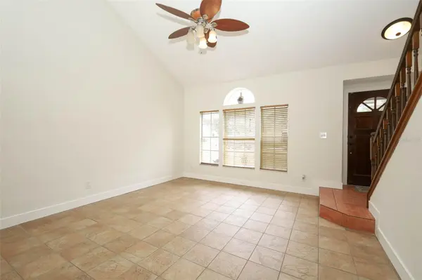 1093 KELLY CREEK CIR, Oviedo, FL 32765