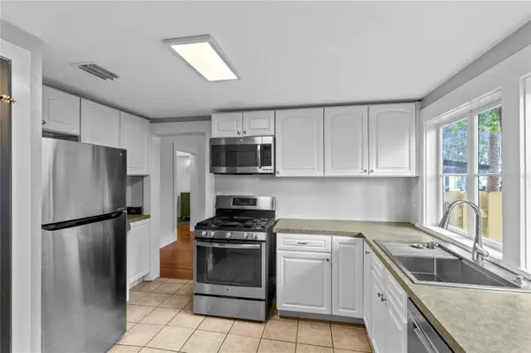 12 N FOREST AVE, Orlando, FL 32803