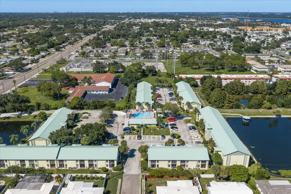 6145 113TH ST #408, Seminole, FL 33772