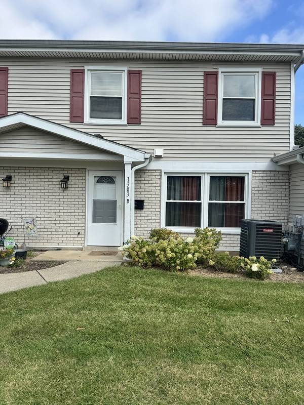 1303 Kingsbury DR #B, Hanover Park, IL 60133