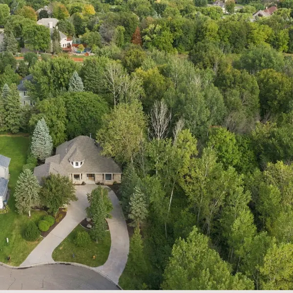 4320 Vinewood LN N, Plymouth, MN 55442