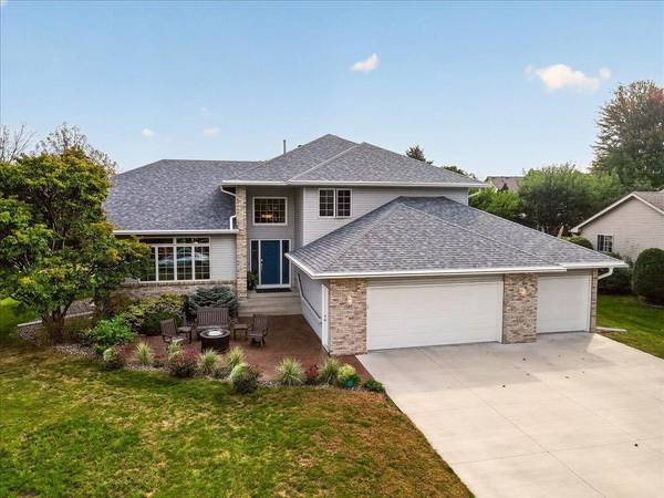 1585 Monarch ST, Shakopee, MN 55379