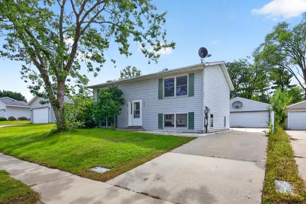 1932 S Village DR SE, Rochester, MN 55904