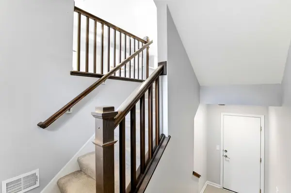 2235 Gateway Curve, North Saint Paul, MN 55109
