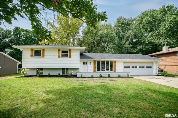 1320 SPRINGFIELD RD, East Peoria, IL 61611