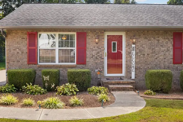 609 Shades Crest Dr, New Johnsonville, TN 37134