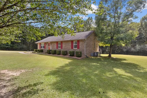 609 Shades Crest Dr, New Johnsonville, TN 37134