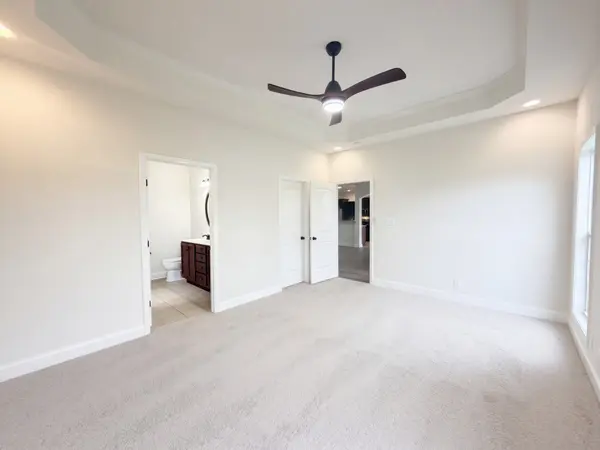 652 White Face Dr, Clarksville, TN 37040