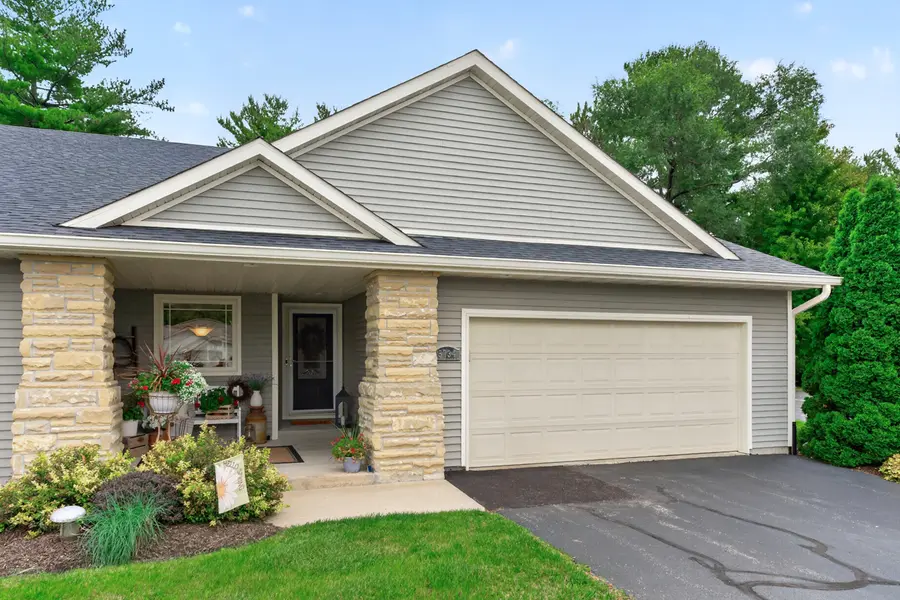 5734 JACKIES DR #I-5734, Loves Park, IL 61111