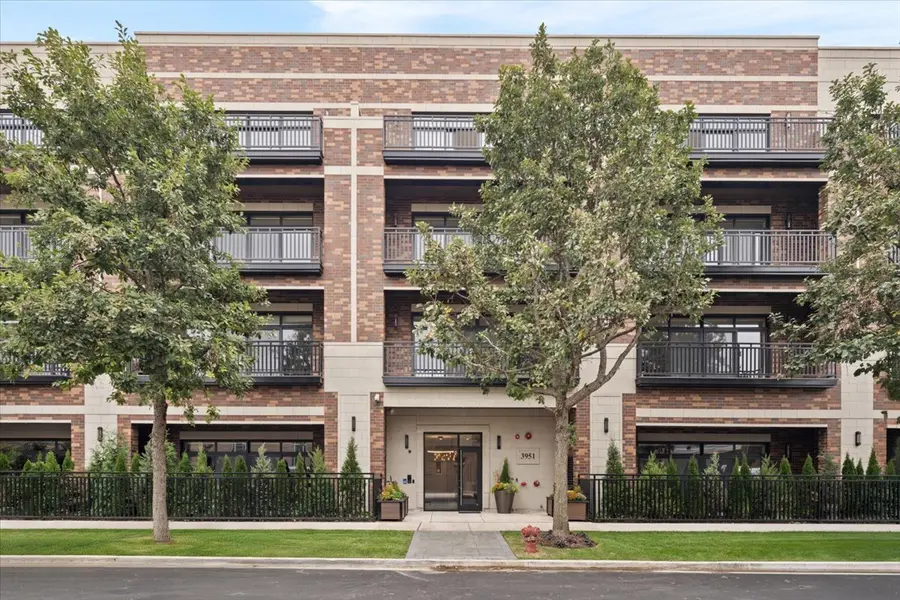 3951 N Wayne AVE #407, Chicago, IL 60613
