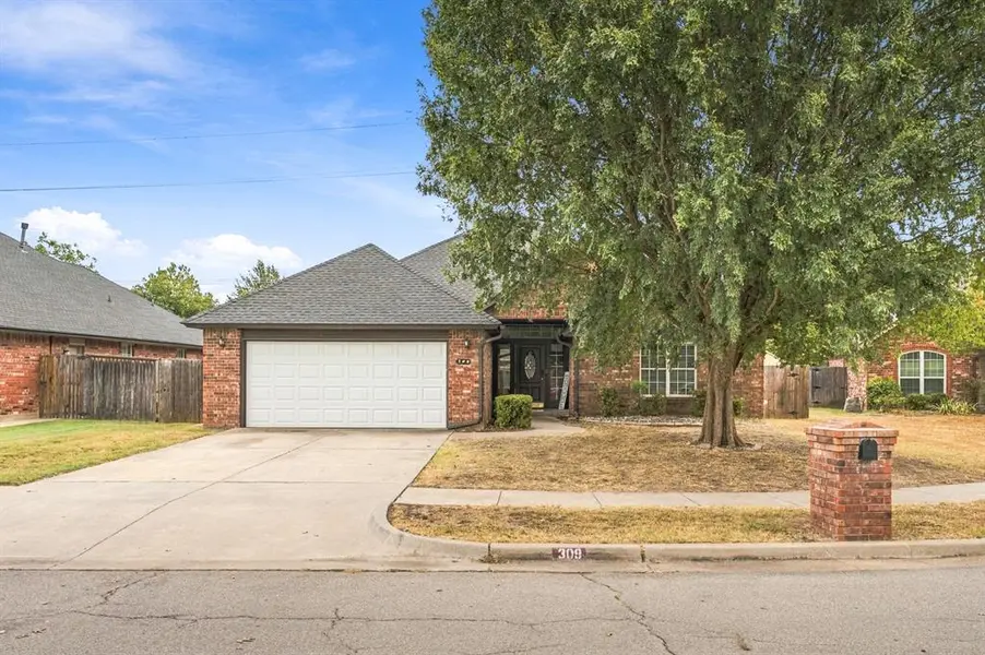 309 Winston DR, Norman, OK 73072