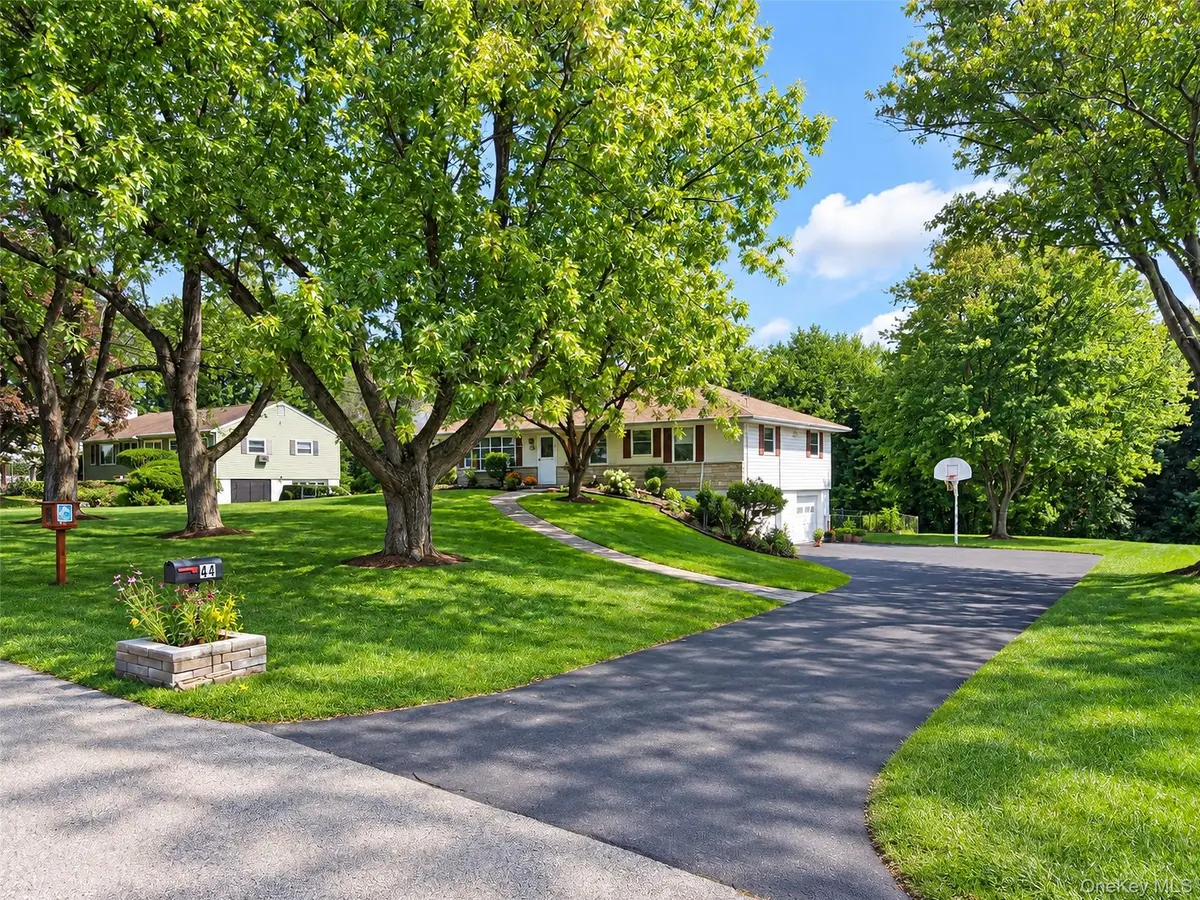 44 Degarmo Hills RD, Wappingers Falls, NY 12590