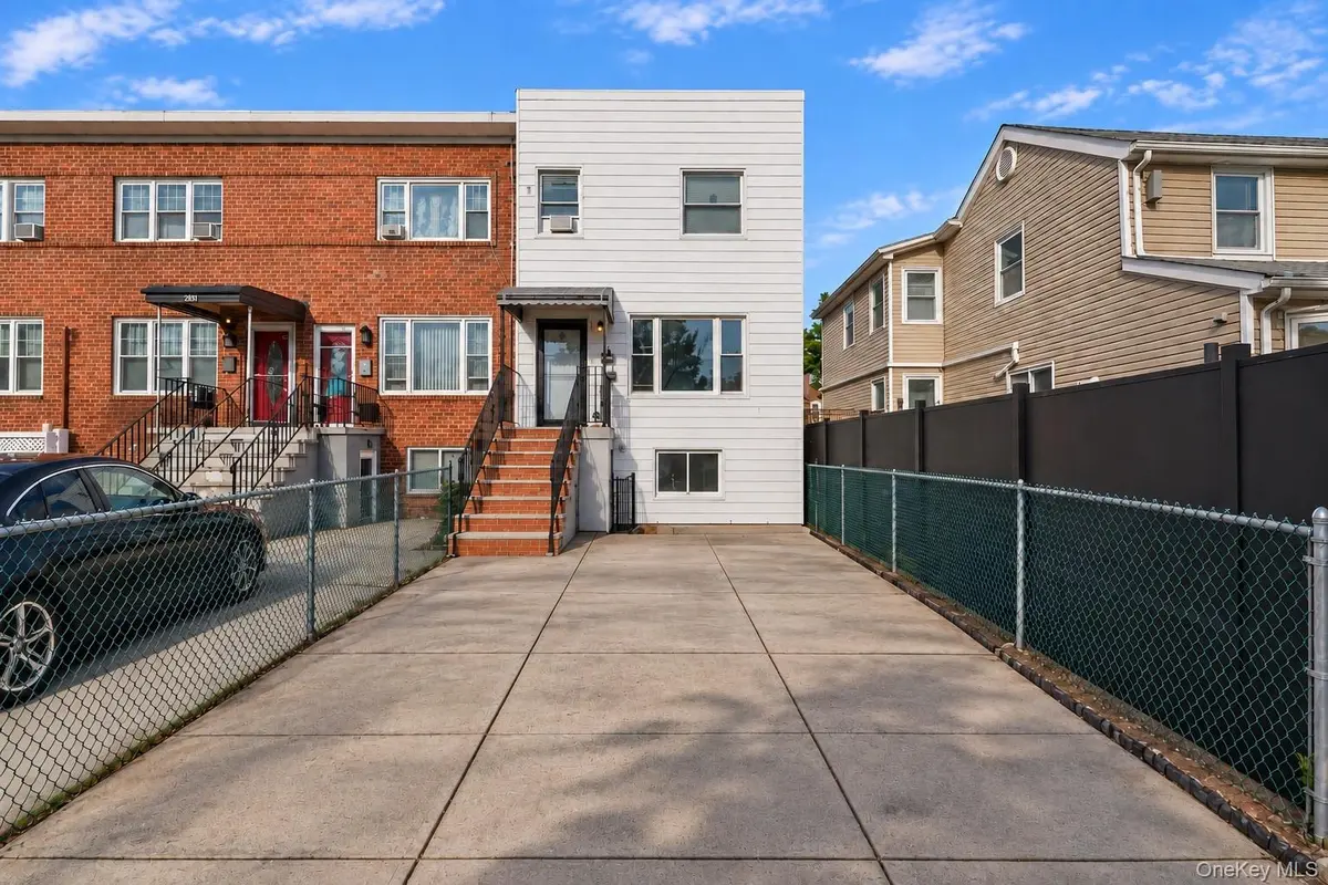 276 Swinton AVE, Bronx, NY 10465