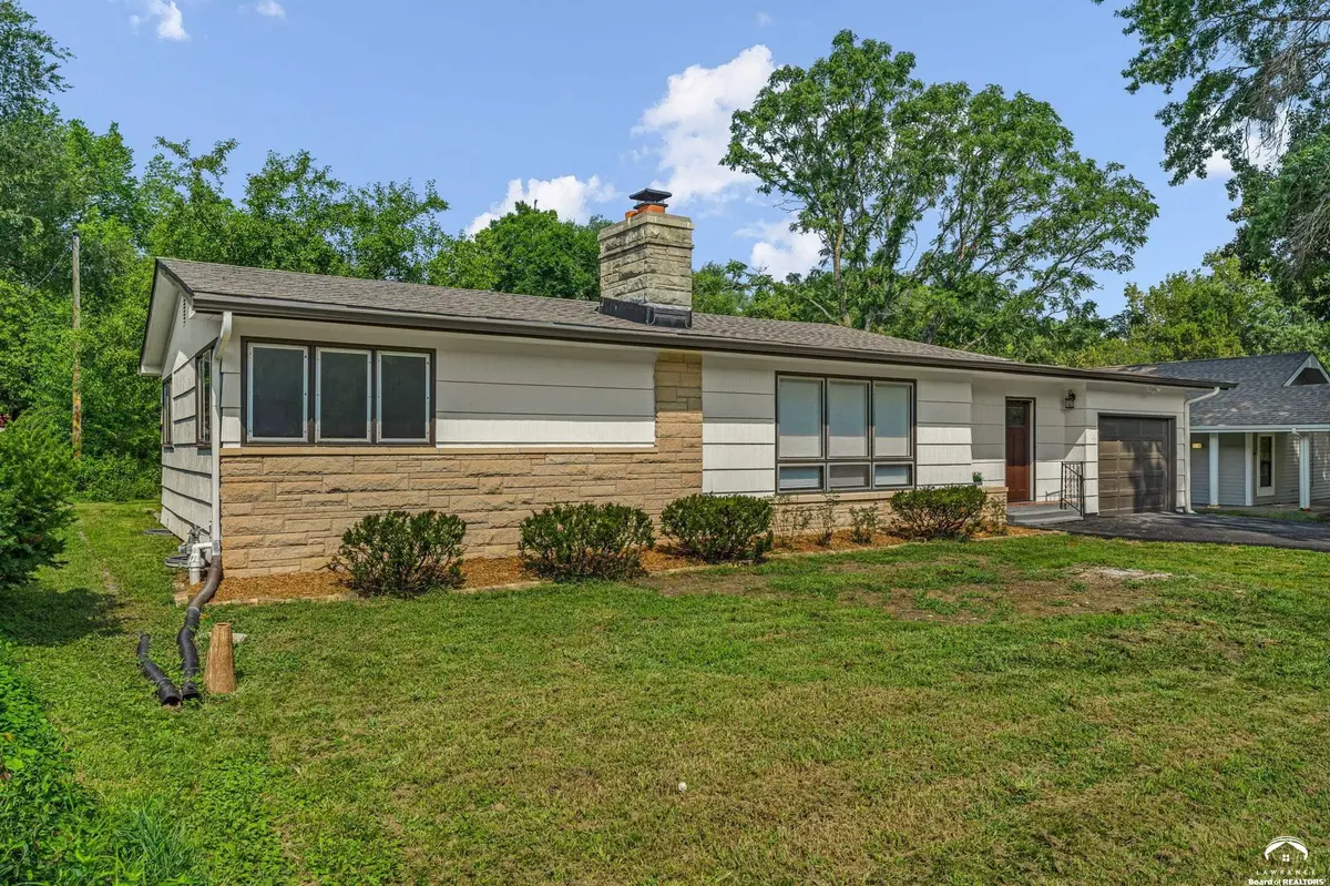 2009 Learnard AVE, Lawrence, KS 66046