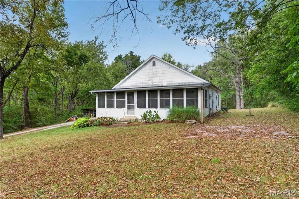 1765 Grothe RD, Flint Hill, MO 63385