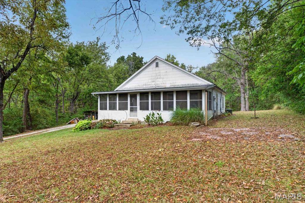 1765 Grothe RD, Flint Hill, MO 63385
