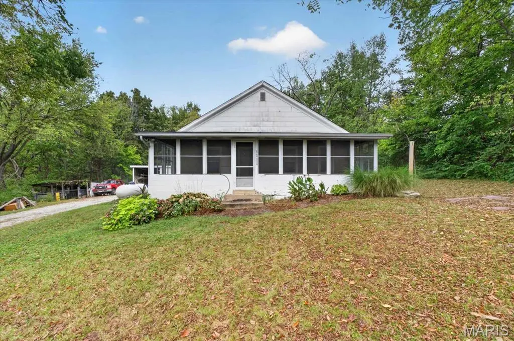 1765 Grothe RD, Flint Hill, MO 63385