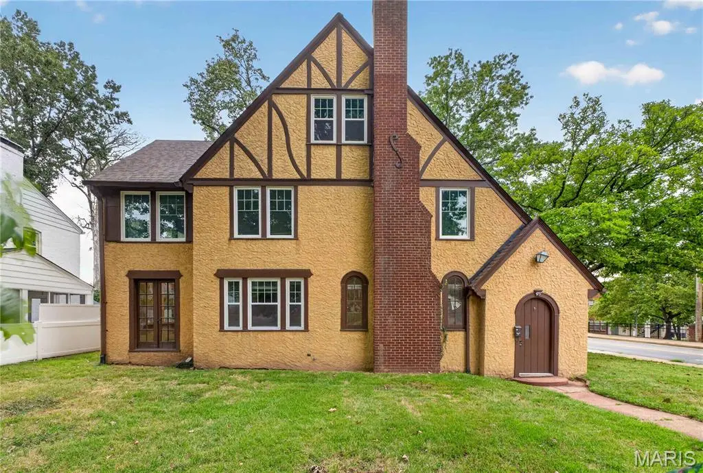 479 Catalina AVE, Webster Groves, MO 63119