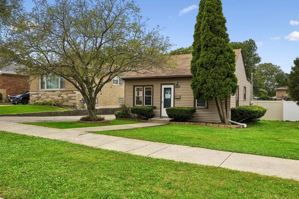 9824 S Campbell AVE, Evergreen Park, IL 60805