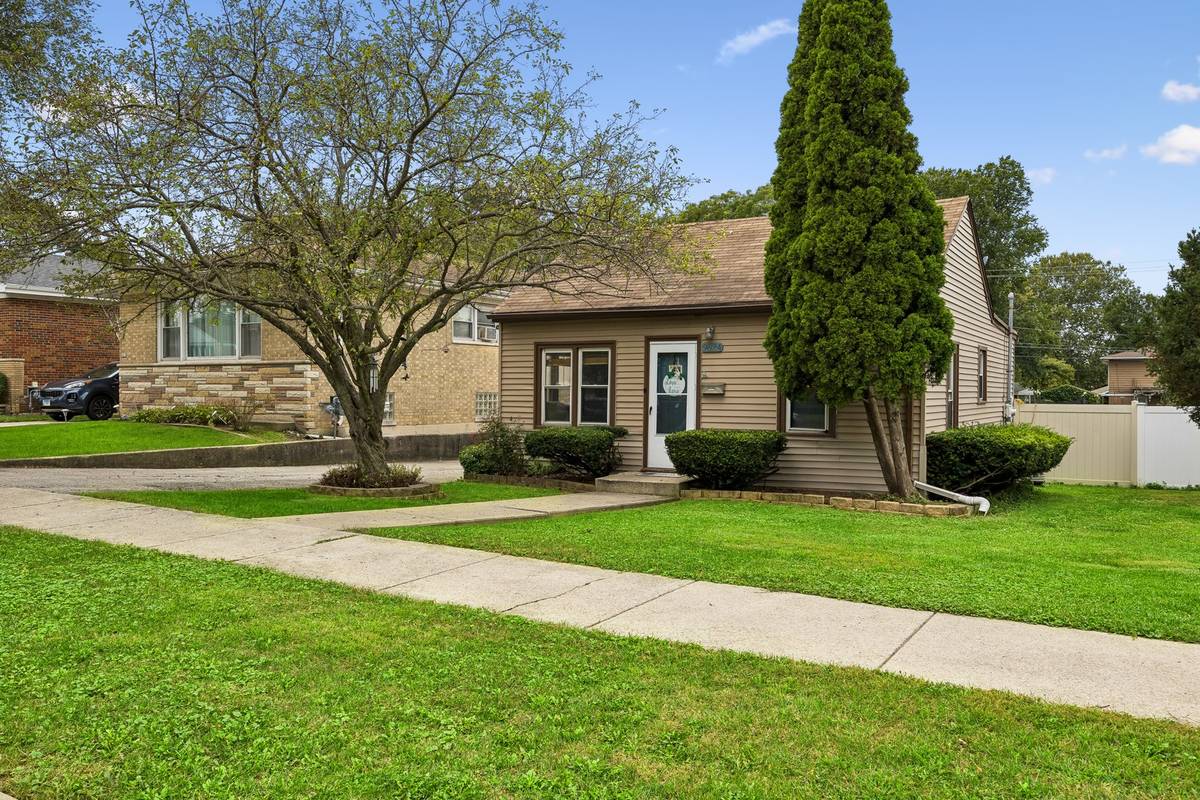 9824 S Campbell AVE, Evergreen Park, IL 60805