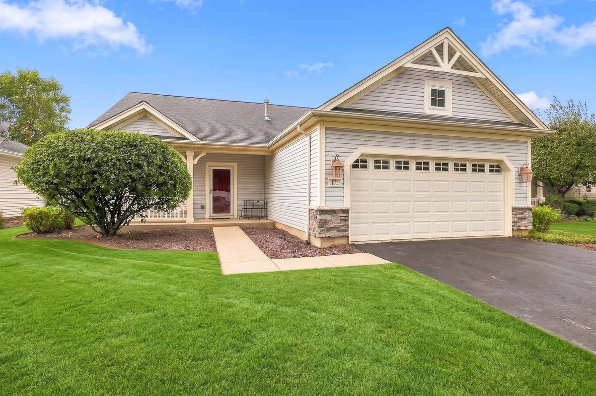 11723 Wildrose DR, Huntley, IL 60142