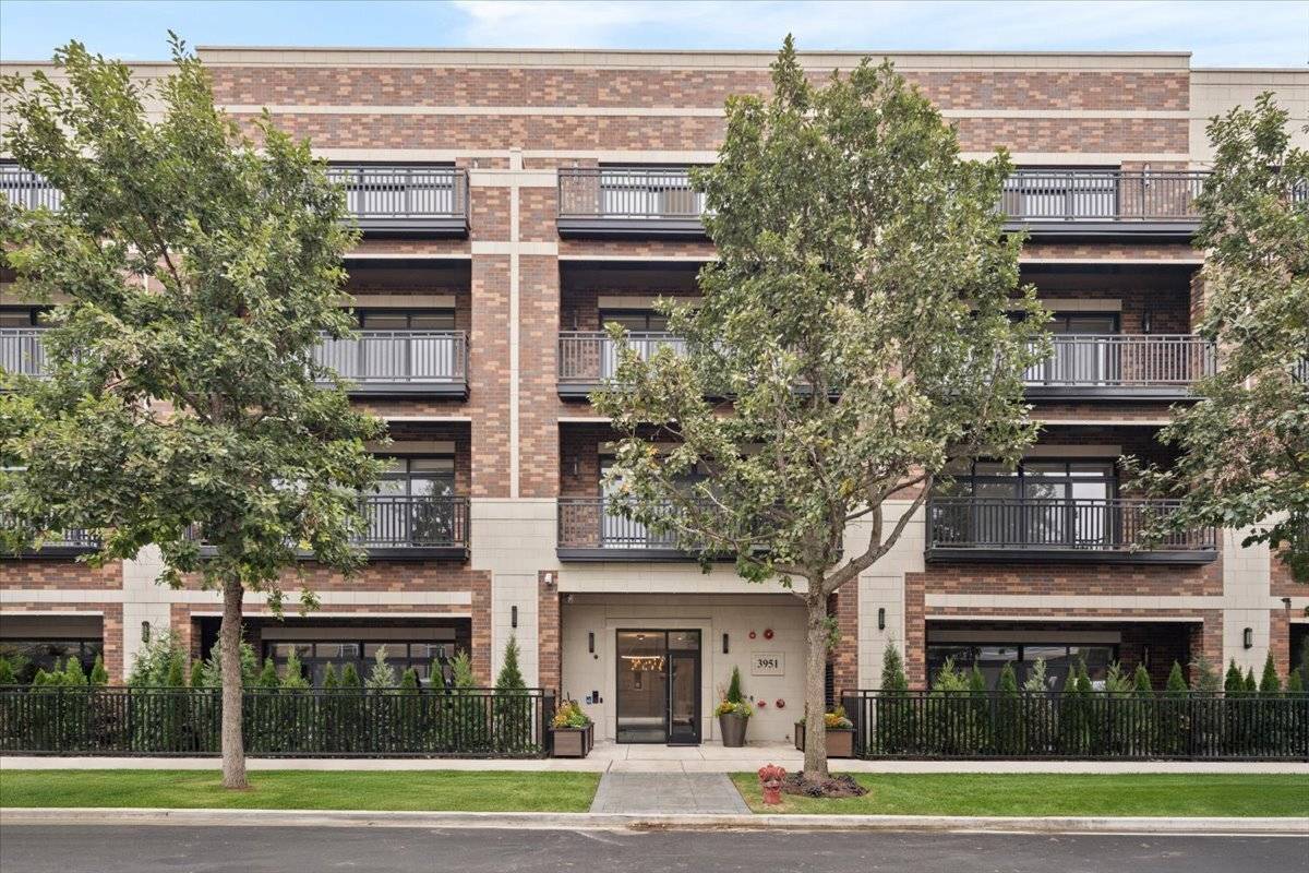 3951 N Wayne AVE #407, Chicago, IL 60613